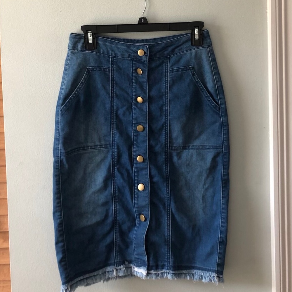 Blu Pepper Denim Fringed Skirt!